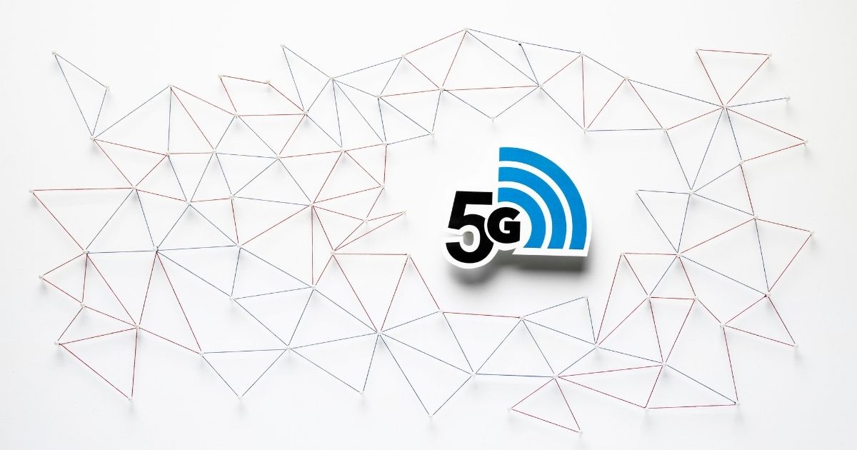 rete mesh con 5 g in primo piano